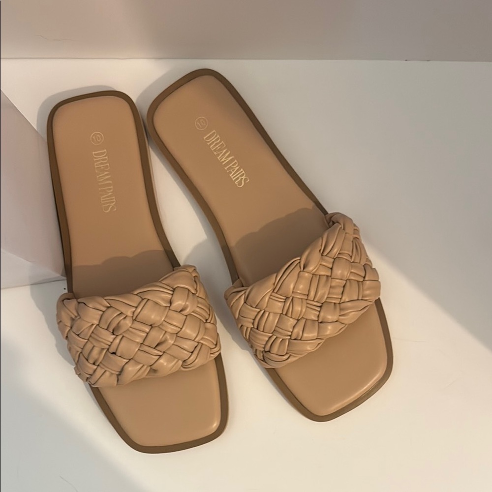 Dream Pairs Tan Woven Sandals NEW!